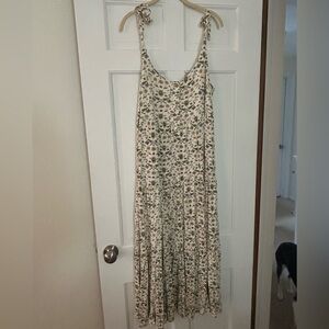 Kate Quinn women’s spaghetti strap prairie dress. Litho Bees. Large. Worn twice.